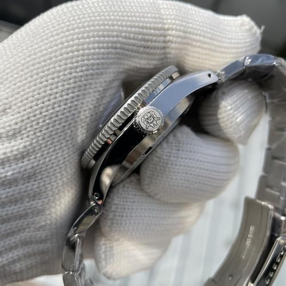 Steeldive SD1962V: Steeldive SD1962V Black Ceramic Bezel – In Use