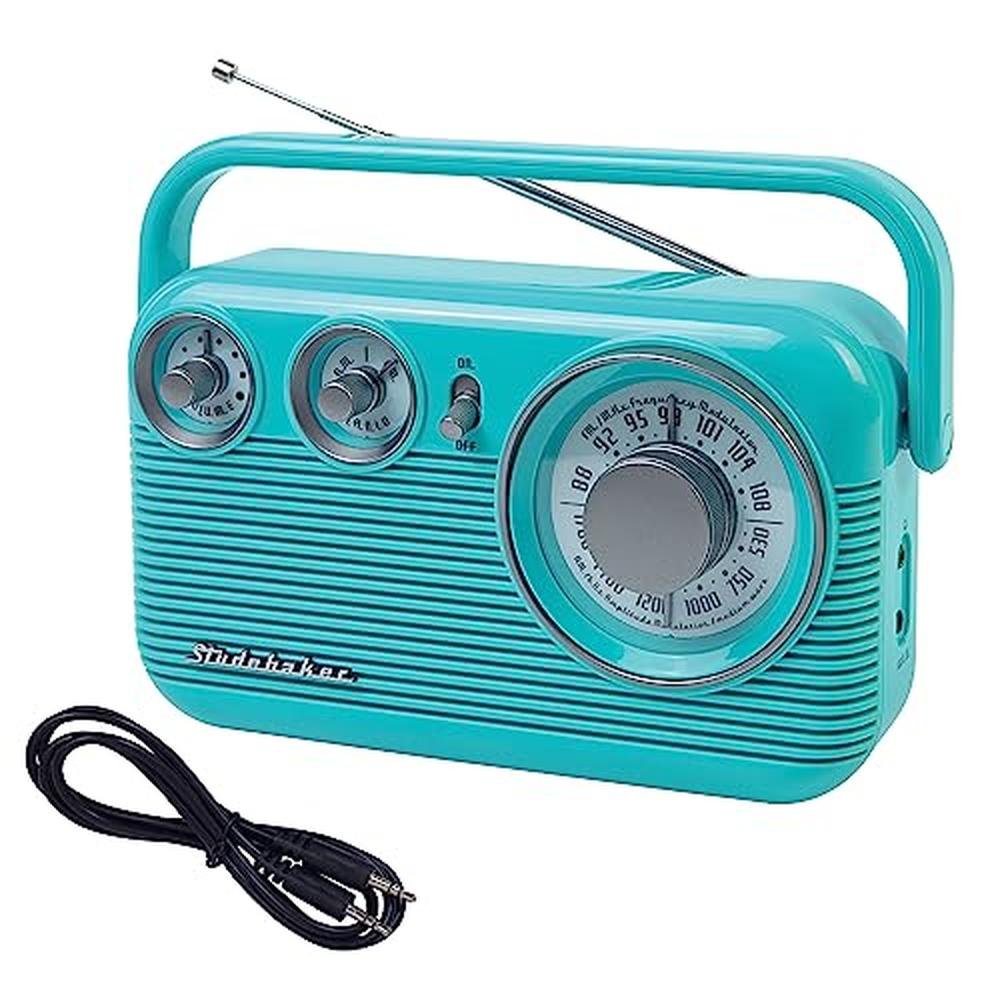 Studebaker SB2003: Retro Portable AM FM Radio – Close-up Detail