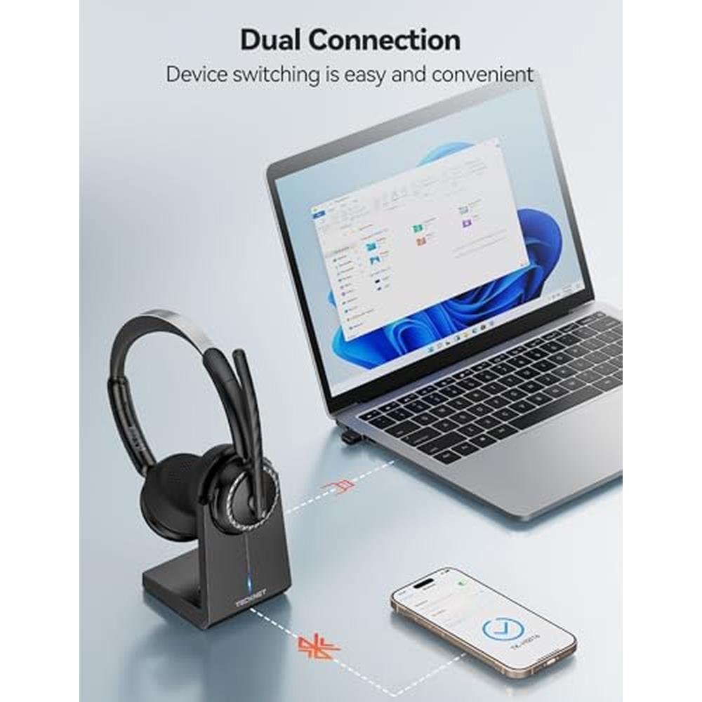Streaming Camera: Tecknet 1080p Webcam with Microphone – In Use