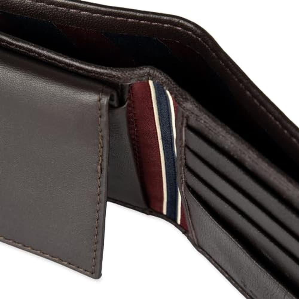 Tommy Hilfiger Men's Leather Wallet – Close-up Detail