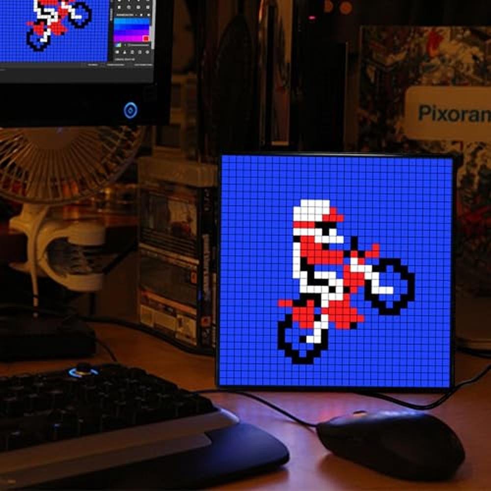 LED Pixel: XNREOZLM Smart Digital Lamp Set 32x32 Pixel Panel – In Use