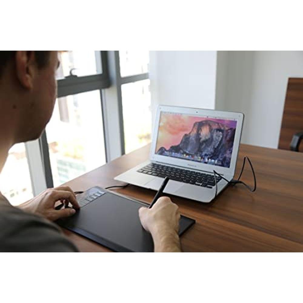 Pen Tablet: XP-Pen Star03 10x6 Inch Graphics Pen Tablet – In Use